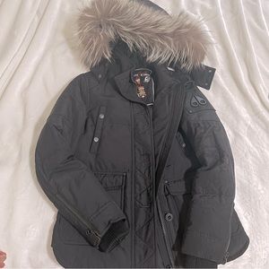 MooseCANADA with real Fox fur trim hood